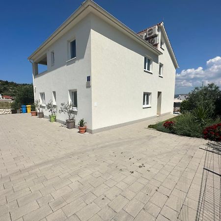 Holiday Home Mb Ražanj 外观 照片
