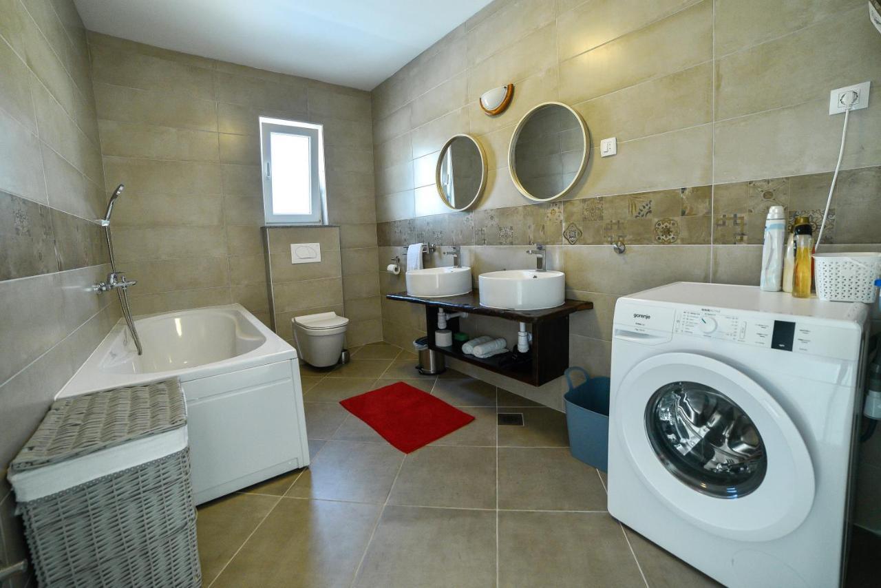 Holiday Home Mb Ražanj 外观 照片