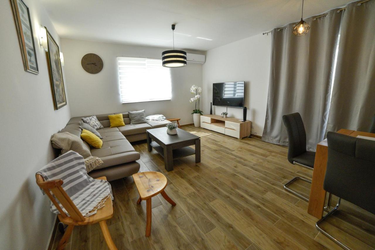 Holiday Home Mb Ražanj 外观 照片