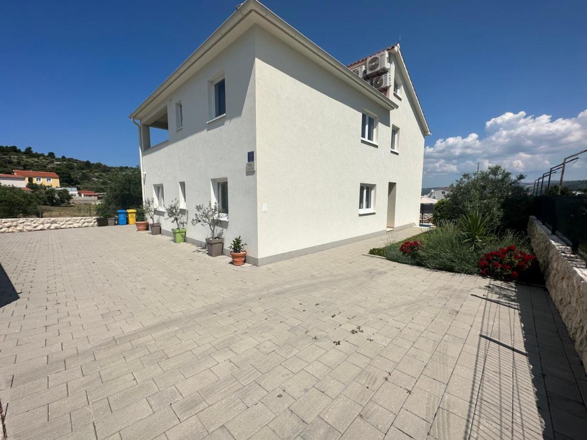 Holiday Home Mb Ražanj 外观 照片