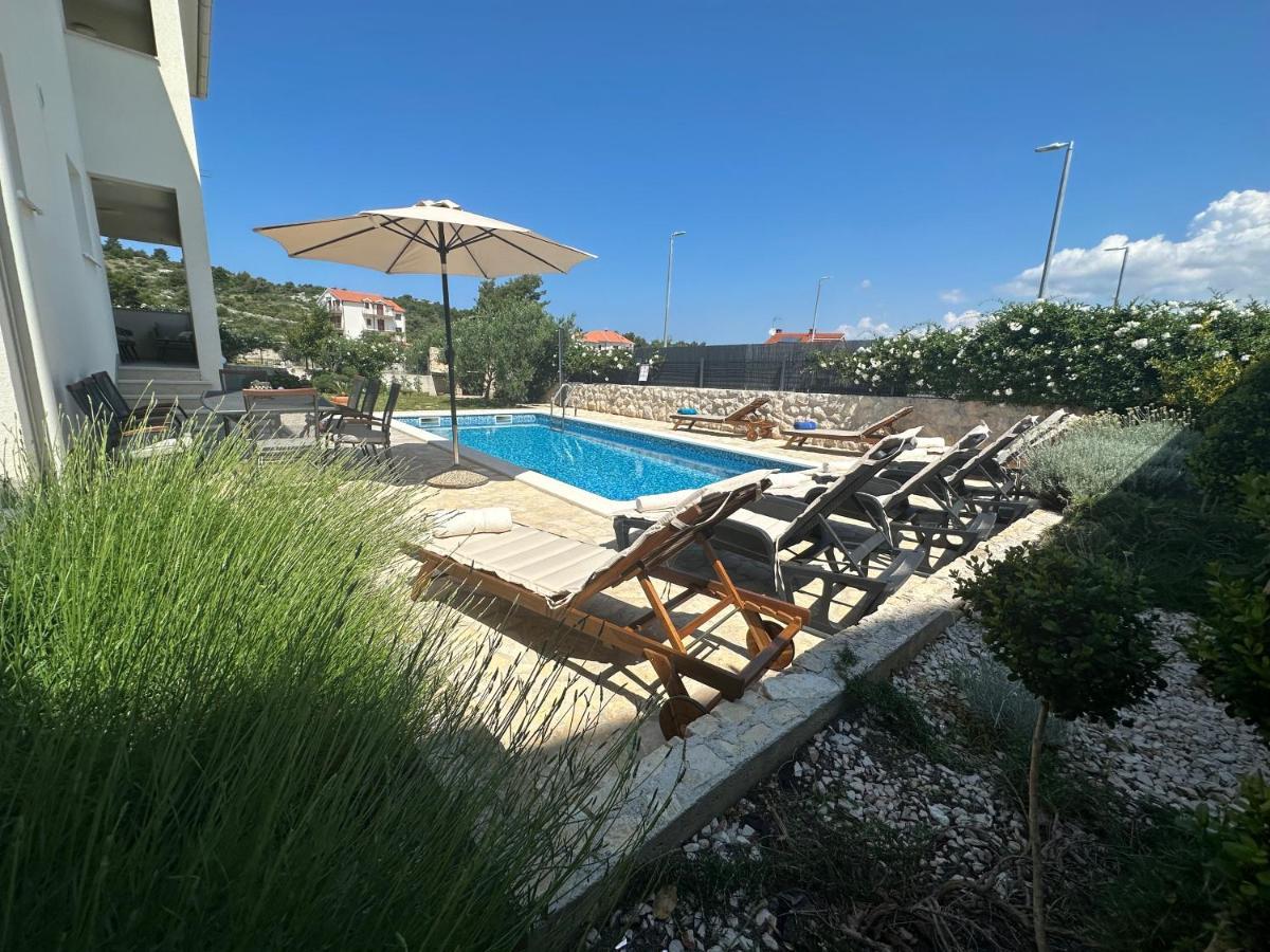 Holiday Home Mb Ražanj 外观 照片