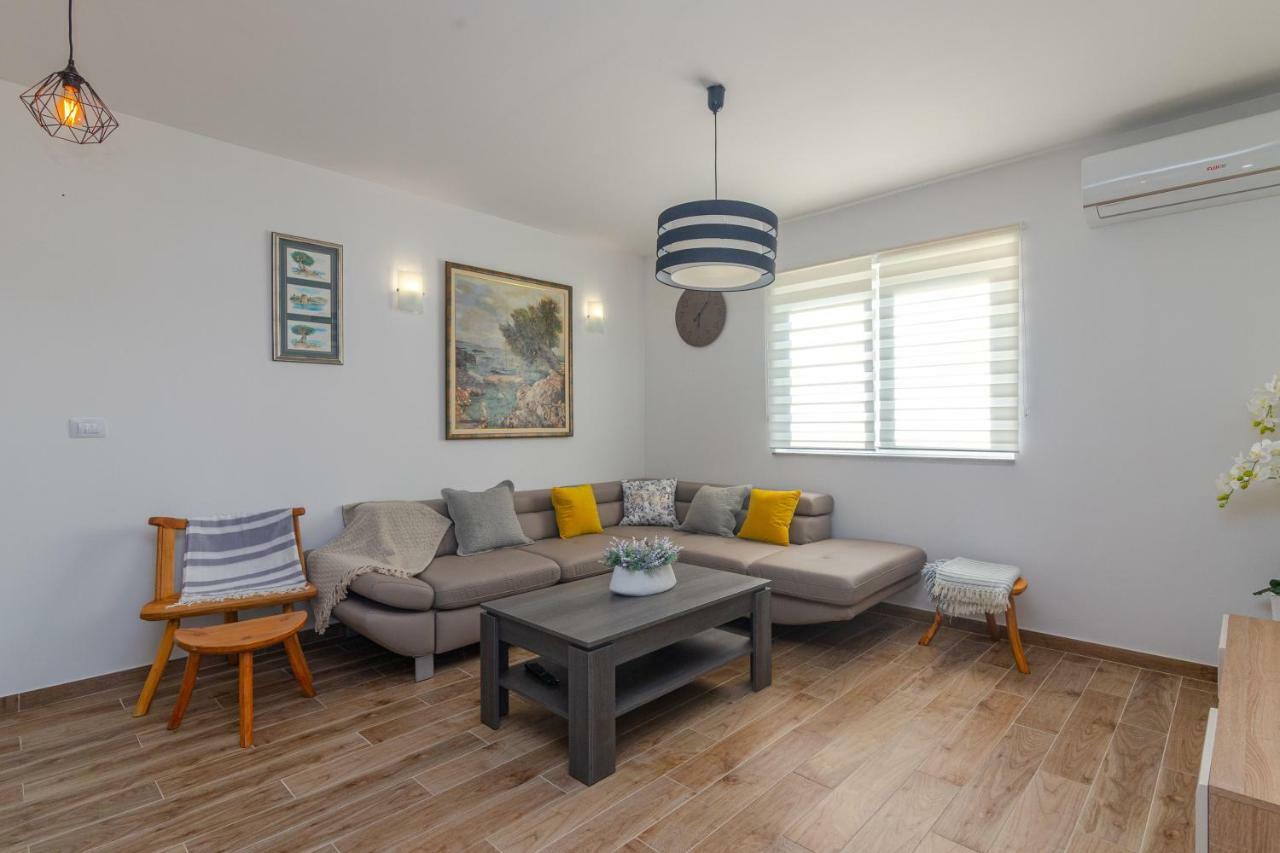 Holiday Home Mb Ražanj 外观 照片