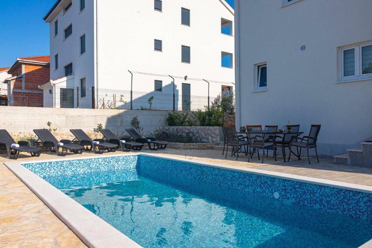 Holiday Home Mb Ražanj 外观 照片